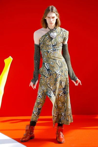 Look 34
